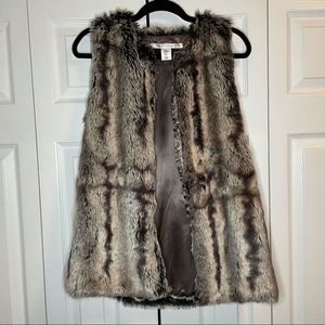 Max studio Faux fur vest with satin lining